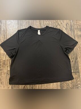 lululemon athletica Black Women's Crop Tee